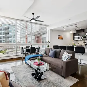 upscale-2br-condo-king-bed-stunning-views.calgaryhotelsearch.com/