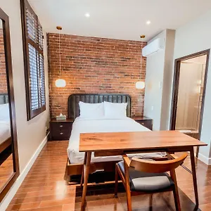 unique-stays-boutique-quartier-latin-room-202-montreal.hotels-in-montreal.org/